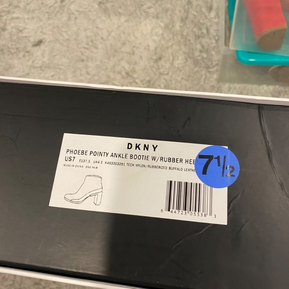 DKNY women’s bootie - Picture 4 of 4